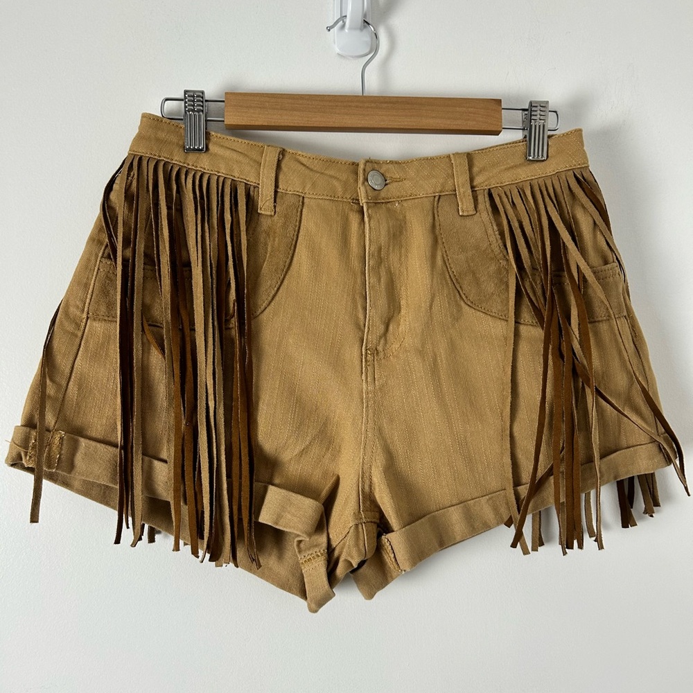 Saints & Hearts Denim shorts with faux suede fringe, tan, size L NWT